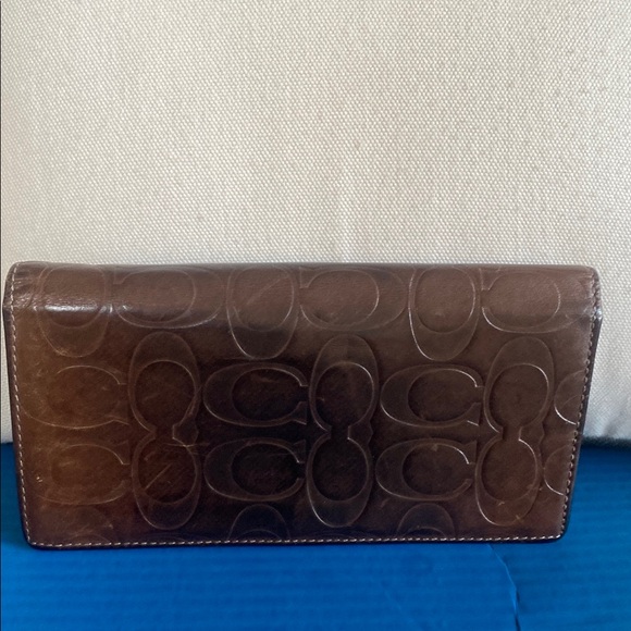Brown Embossed Leather Wallet and Check Holder - Picture 3 of 12